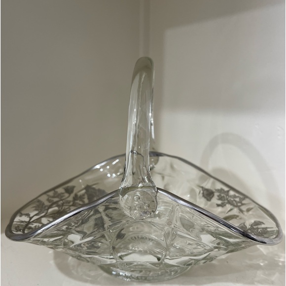 Antique Sterling silver overlay Floral pattern basket. Pristine condition - Picture 1 of 5